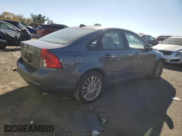 ✅ 2008 Volvo S40 R-Design • VIN: YV1MS672682382647 • Lot: 76993804. Wystawiony na Copart z przebiegiem 112 030 mil. Bezpłatny archiwum sprzedaży aukcyjnych z USA i szczegółowy raport historii pojazdu na DreamBid. Zdjęcie 3.