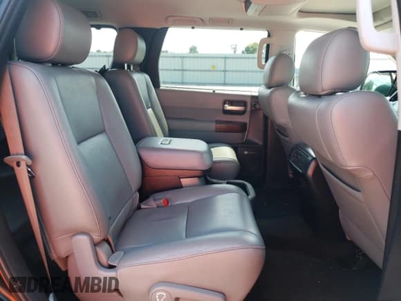 ✅ 2014 Toyota Sequoia Platinum • VIN: 5TDDY5G14ES095169 • Лот: 69223925. Опубликован ранее на Copart с пробегом 156 652 миль. Бесплатный доступ к архиву аукционных продаж из США и подробный отчёт об истории автомобиля на DreamBid. Изображение 11.