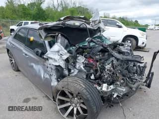 2014 Chrysler 300 S с VIN 2C3CCABG8EH336832, выставлен на аукционе IAAI как лот 41976672 с пробегом Не указан миль и . История ставок и продаж доступна на DreamBid. Изображение 1.