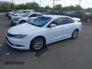 ✅ 2015 Chrysler 200 C • VIN: 1C3CCCCG2FN519209 • Lot: 42642312. Wystawiony na IAAI z przebiegiem 114 730 mil. Bezpłatny archiwum sprzedaży aukcyjnych z USA i szczegółowy raport historii pojazdu na DreamBid. Zdjęcie 2.