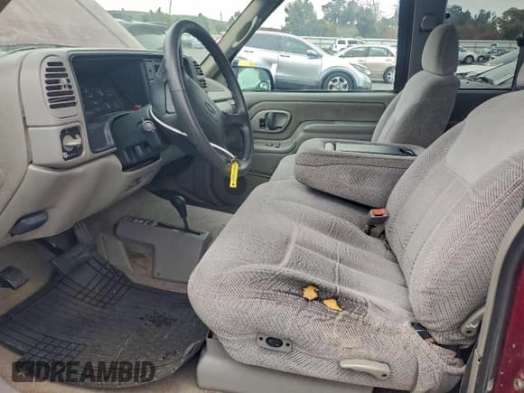 ✅ 1996 Chevrolet Silverado 1500 • VIN: 1GCEK19R4TE215153 • Лот: 94537825. Опубликован ранее на Copart с пробегом 184 351 миль. Бесплатный доступ к архиву аукционных продаж из США и подробный отчёт об истории автомобиля на DreamBid. Изображение 7.