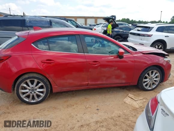 ✅ 2015 Mazda 3 S Grand Touring • VIN: JM1BM1M32F1225112 • Lot: 42274126. Wystawiony na IAAI z przebiegiem 183 963 mil. Bezpłatny archiwum sprzedaży aukcyjnych z USA i szczegółowy raport historii pojazdu na DreamBid. Zdjęcie 13.