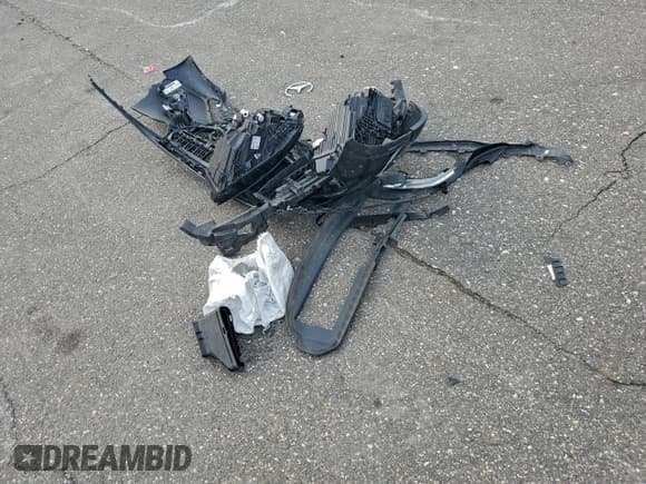 ✅ 2025 Mercedes-Benz GLA 250 • VIN: W1N4N4GB8SJ633501 • Lot: 93086245. Wystawiony na Copart z przebiegiem 24 655 mil. Bezpłatny archiwum sprzedaży aukcyjnych z USA i szczegółowy raport historii pojazdu na DreamBid. Zdjęcie 13.