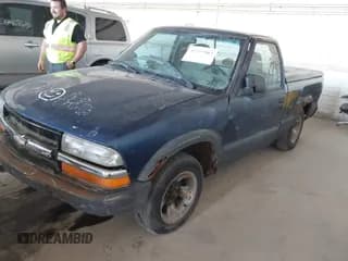 ✅ 1999 Chevrolet S-10 • VIN: 1GCCS1446X8184544 • Лот: 42217807. Опубликован ранее на IAAI с пробегом 240 668 миль. Бесплатный доступ к архиву аукционных продаж из США и подробный отчёт об истории автомобиля на DreamBid. Изображение 2.