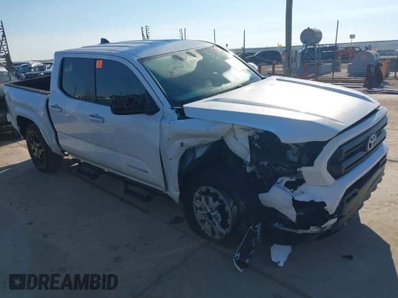 ✅ 2025 Toyota Tacoma SR5 • VIN: 3TMLB5JNXSM146288 • Lot: 43607244. Wystawiony na IAAI z przebiegiem 5 872 mil. Bezpłatny archiwum sprzedaży aukcyjnych z USA i szczegółowy raport historii pojazdu na DreamBid. Zdjęcie 1.