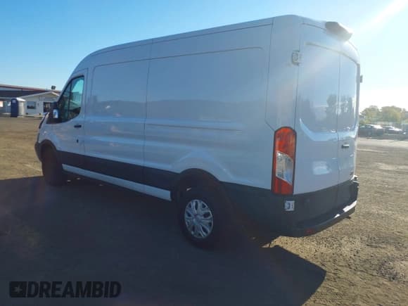 ✅ 2019 Ford Transit • VIN: 1FTYR2CM4KKB17963 • Lot: 43363538. Wystawiony na IAAI z przebiegiem 93 638 mil. Bezpłatny archiwum sprzedaży aukcyjnych z USA i szczegółowy raport historii pojazdu na DreamBid. Zdjęcie 3.