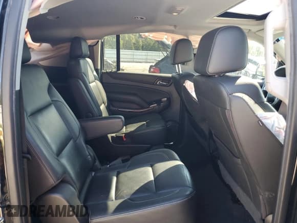 ✅ 2019 Chevrolet Suburban LT • VIN: 1GNSKHKC6KR362655 • Lot: 82260795. Wystawiony na Copart z przebiegiem 161 103 mil. Bezpłatny archiwum sprzedaży aukcyjnych z USA i szczegółowy raport historii pojazdu na DreamBid. Zdjęcie 11.