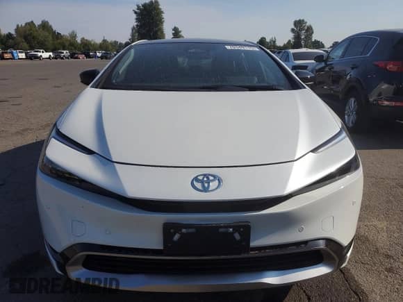 2025 Toyota Prius SE с VIN JTDACACU8S3041073, выставлен на аукционе Copart как лот 70349115 с пробегом 1 085 миль миль и Списание • Salvage title. История ставок и продаж доступна на DreamBid. Изображение 5.