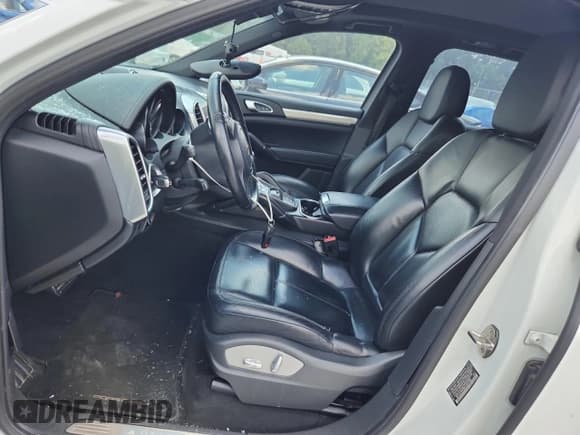 ✅ 2014 Porsche Cayenne Diesel • VIN: WP1AF2A29ELA39785 • Lot: 69315415. Wystawiony na Copart z przebiegiem 139 591 mil. Bezpłatny archiwum sprzedaży aukcyjnych z USA i szczegółowy raport historii pojazdu na DreamBid. Zdjęcie 7.