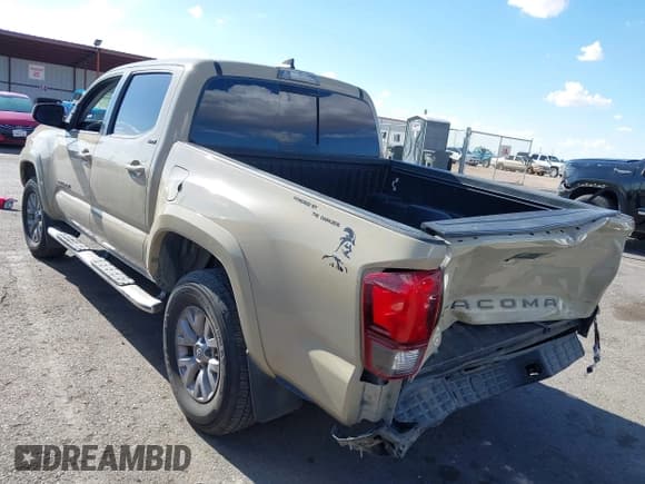 ✅ 2019 Toyota Tacoma SR5 • VIN: 3TMAZ5CN1KM104138 • Lot: 43186998. Wystawiony na IAAI z przebiegiem 70 170 mil. Bezpłatny archiwum sprzedaży aukcyjnych z USA i szczegółowy raport historii pojazdu na DreamBid. Zdjęcie 3.