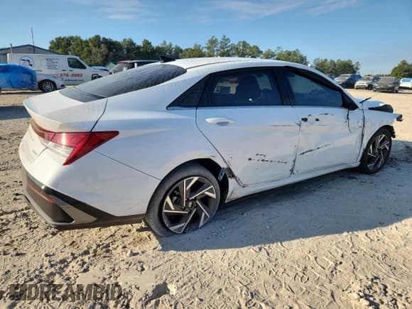 ✅ 2025 Hyundai Elantra Limited • VIN: KMHLP4DG1SU894962 • Лот: 86849625. Опубликован ранее на Copart с пробегом 16 453 миль. Бесплатный доступ к архиву аукционных продаж из США и подробный отчёт об истории автомобиля на DreamBid. Изображение 3.