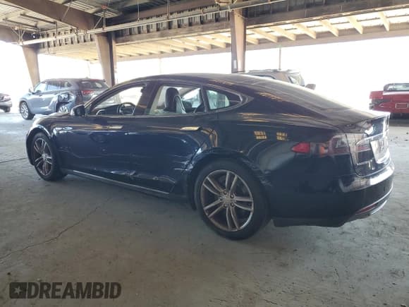 ✅ 2015 Tesla Model S 85 • VIN: 5YJSA1H14FF080616 • Lot: 68047015. Wystawiony na Copart z przebiegiem 115 428 mil. Bezpłatny archiwum sprzedaży aukcyjnych z USA i szczegółowy raport historii pojazdu na DreamBid. Zdjęcie 2.