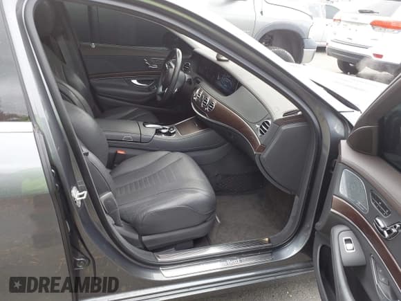 ✅ 2018 Mercedes-Benz S 450 • VIN: WDDUG6EB2JA345767 • Лот: 43644656. Опубликован ранее на IAAI с пробегом 56 956 миль. Бесплатный доступ к архиву аукционных продаж из США и подробный отчёт об истории автомобиля на DreamBid. Изображение 5.