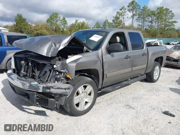✅ 2007 Chevrolet Silverado 1500 1LT • VIN: 3GCEC13J27G510315 • Lot: 41509767. Wystawiony na IAAI z przebiegiem 273 602 mil. Bezpłatny archiwum sprzedaży aukcyjnych z USA i szczegółowy raport historii pojazdu na DreamBid. Zdjęcie 18.