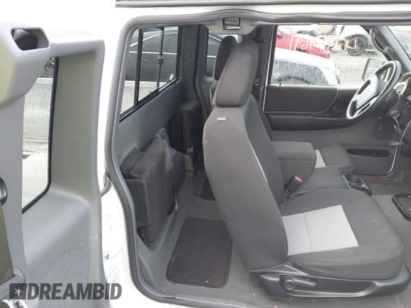 ✅ 2011 Ford Ranger XLT • VIN: 1FTLR4FE2BPA32827 • Lot: 42154691. Listed on IAAI with 35,783 mi. Free auction sales archive from the USA and detailed vehicle history report at DreamBid. Image 8.