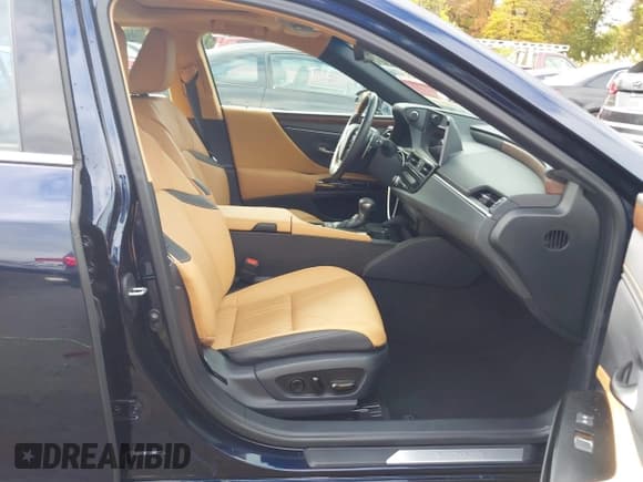 ✅ 2024 Lexus ES 300h Luxury • VIN: 58AEA1C15RU039612 • Lot: 43543034. Listed on IAAI with 20,263 mi. Free auction sales archive from the USA and detailed vehicle history report at DreamBid. Image 5.