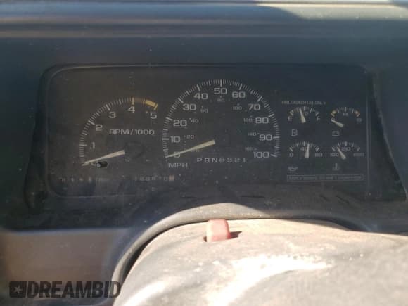 ✅ 1995 GMC Sierra 1500 • VIN: 1GTEC14H0SZ552129 • Лот: 92077455. Опубликован ранее на Copart с пробегом 129 670 миль. Бесплатный доступ к архиву аукционных продаж из США и подробный отчёт об истории автомобиля на DreamBid. Изображение 9.