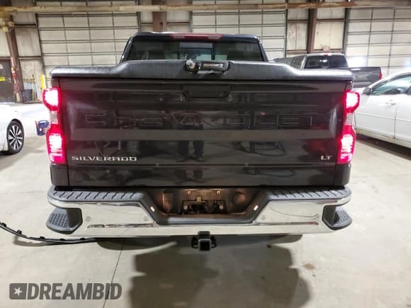 ✅ 2024 Chevrolet Silverado 1500 LT • VIN: 1GCUDDED9RZ140484 • Lot: 84909255. Wystawiony na Copart z przebiegiem 13 988 mil. Bezpłatny archiwum sprzedaży aukcyjnych z USA i szczegółowy raport historii pojazdu na DreamBid. Zdjęcie 6.