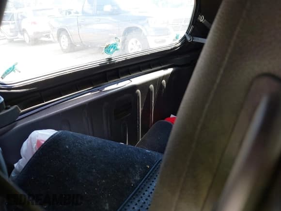 ✅ 2013 Smart fortwo Passion • VIN: WMEEK3BA0DK644925 • Lot: 42656798. Wystawiony na IAAI z przebiegiem 137 622 mil. Bezpłatny archiwum sprzedaży aukcyjnych z USA i szczegółowy raport historii pojazdu na DreamBid. Zdjęcie 8.