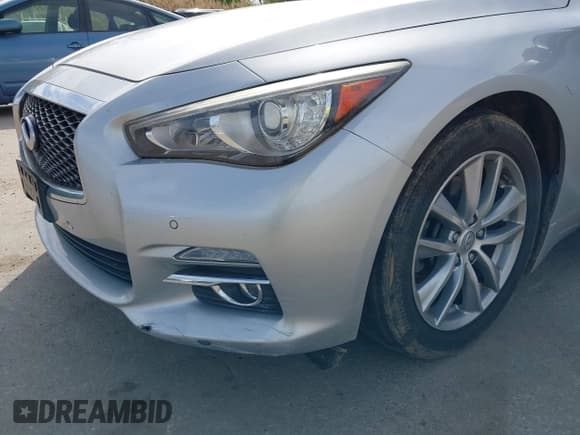✅ 2017 Infiniti Q50 Premium • VIN: JN1EV7AR5HM833829 • Lot: 41921614. Listed on IAAI with 92,807 mi. Free auction sales archive from the USA and detailed vehicle history report at DreamBid. Image 18.