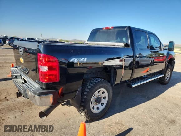 ✅ 2013 Chevrolet Silverado 2500HD LT • VIN: 1GC1KXC83DF173989 • Lot: 69644925. Wystawiony na Copart z przebiegiem 232 761 mil. Bezpłatny archiwum sprzedaży aukcyjnych z USA i szczegółowy raport historii pojazdu na DreamBid. Zdjęcie 3.