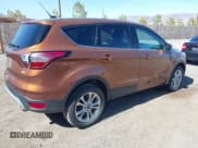✅ 2017 Ford Escape SE • VIN: 1FMCU9GD2HUA51174 • Lot: 41733323. Wystawiony na IAAI z przebiegiem 79 278 mil. Bezpłatny archiwum sprzedaży aukcyjnych z USA i szczegółowy raport historii pojazdu na DreamBid. Zdjęcie 4.
