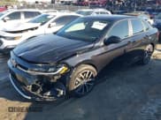 ✅ 2025 Volkswagen Jetta SE • VIN: 3VW7X7BU1SM003585 • Lot: 41598538. Wystawiony na IAAI z przebiegiem 13 460 mil. Bezpłatny archiwum sprzedaży aukcyjnych z USA i szczegółowy raport historii pojazdu na DreamBid. Zdjęcie 2.