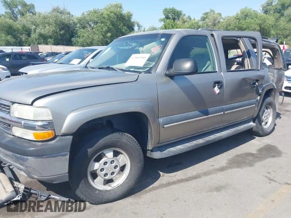 ✅ 2003 Chevrolet Suburban LT • VIN: 3GNFK16Z13G236874 • Лот: 42581940. Опубликован ранее на IAAI с пробегом Не указан. Бесплатный доступ к архиву аукционных продаж из США и подробный отчёт об истории автомобиля на DreamBid. Изображение 2.