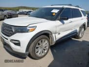 ✅ 2022 Ford Explorer King Ranch • VIN: 1FM5K8LC7NGA12869 • Lot: 40544742. Wystawiony na IAAI z przebiegiem 37 301 mil. Bezpłatny archiwum sprzedaży aukcyjnych z USA i szczegółowy raport historii pojazdu na DreamBid. Zdjęcie 2.