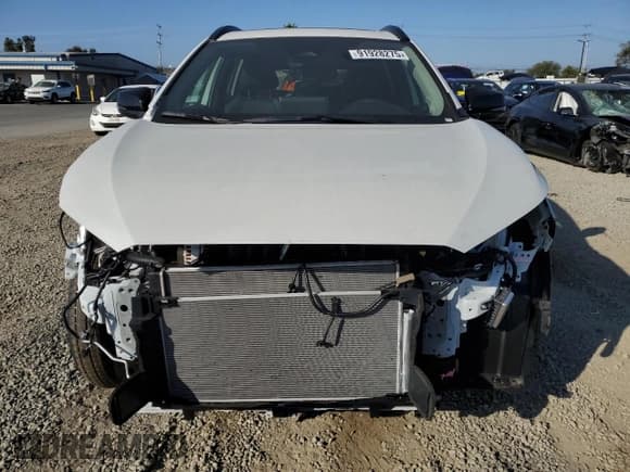 ✅ 2026 Toyota Corolla Cross XLE • VIN: 7MUDAABG0TV150339 • Лот: 91928275. Опубликован ранее на Copart с пробегом 1 034 миль. Бесплатный доступ к архиву аукционных продаж из США и подробный отчёт об истории автомобиля на DreamBid. Изображение 5.