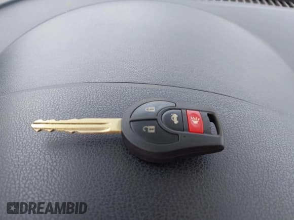 ✅ 2015 Nissan Versa S Plus • VIN: 3N1CN7AP1FL888484 • Лот: 42940476. Опубликован ранее на IAAI с пробегом 170 224 миль. Бесплатный доступ к архиву аукционных продаж из США и подробный отчёт об истории автомобиля на DreamBid. Изображение 11.