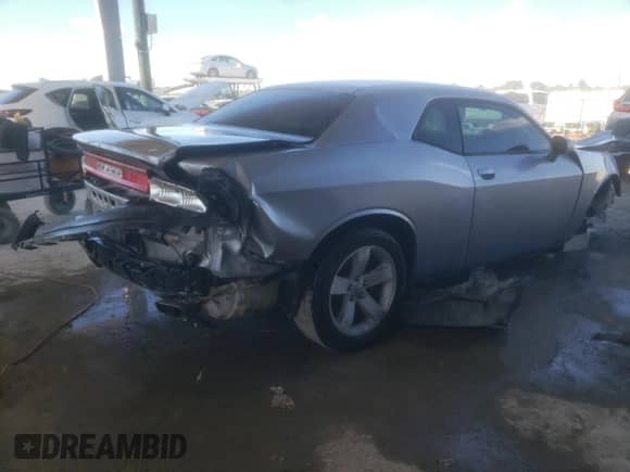 ✅ 2014 Dodge Challenger SXT • VIN: 2C3CDYAGXEH229952 • Lot: 90724065. Wystawiony na Copart z przebiegiem Nie podano. Bezpłatny archiwum sprzedaży aukcyjnych z USA i szczegółowy raport historii pojazdu na DreamBid. Zdjęcie 3.