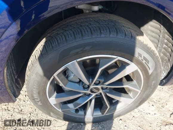 ✅ 2024 Audi Q5 S line Premium Plus • VIN: WA1EAAFY3R2004965 • Lot: 43700978. Wystawiony na IAAI z przebiegiem 7 776 mil. Bezpłatny archiwum sprzedaży aukcyjnych z USA i szczegółowy raport historii pojazdu na DreamBid. Zdjęcie 12.