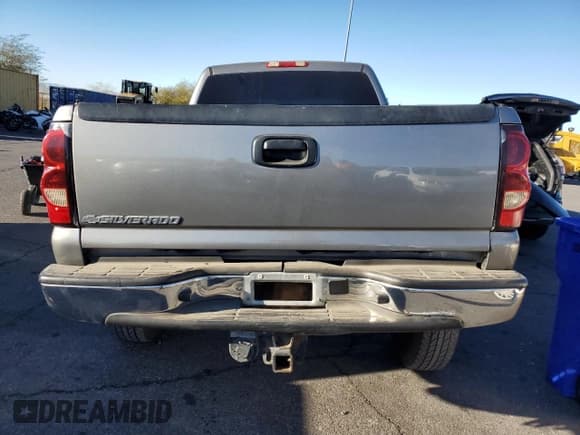 ✅ 2006 Chevrolet Silverado 2500HD LT1 • VIN: 1GCHK23246F133033 • Lot: 84415664. Wystawiony na Copart z przebiegiem 218 218 mil. Bezpłatny archiwum sprzedaży aukcyjnych z USA i szczegółowy raport historii pojazdu na DreamBid. Zdjęcie 6.