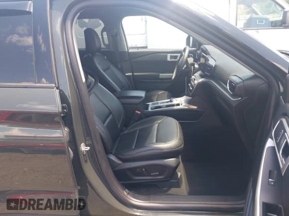 ✅ 2023 Ford Explorer XLT • VIN: 1FMSK7DH7PGC37612 • Lot: 42252633. Wystawiony na IAAI z przebiegiem 27 142 mil. Bezpłatny archiwum sprzedaży aukcyjnych z USA i szczegółowy raport historii pojazdu na DreamBid. Zdjęcie 5.