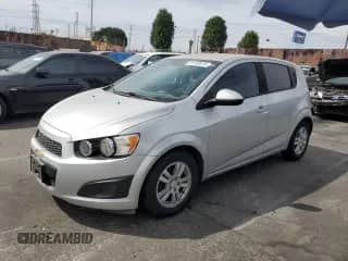 2012 Chevrolet Sonic LS с VIN 1G1JA6SH5C4129199, выставлен на аукционе Copart как лот 81100415 с пробегом 113 437 миль миль и Чистый • Clean title. История ставок и продаж доступна на DreamBid. Изображение 1.