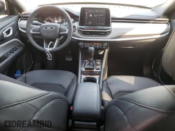 2025 Jeep Compass Latitude с VIN 3C4NJDBN3ST526387, выставлен на аукционе Copart как лот 84566165 с пробегом 20 544 миль миль и Списание • Salvage title. История ставок и продаж доступна на DreamBid. Изображение 8.