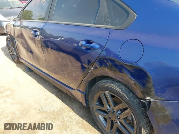 ✅ 2020 Kia Forte GT-Line • VIN: 3KPF34AD2LE195900 • Lot: 42585745. Listed on IAAI with 82,519 mi. Free auction sales archive from the USA and detailed vehicle history report at DreamBid. Image 6.