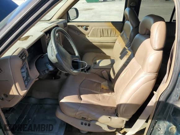 1996 Chevrolet Blazer LT с VIN 1GNDT13W0TK159549, выставлен на аукционе Copart как лот 74097264 с пробегом 141 226 миль миль и Чистый • Clean title. История ставок и продаж доступна на DreamBid. Изображение 7.