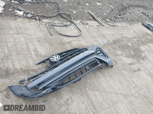 ✅ 2024 Volkswagen Atlas SEL R-Line • VIN: 1V2AE2CAXRC232668 • Lot: 41972789. Listed on IAAI with 30,150 mi. Free auction sales archive from the USA and detailed vehicle history report at DreamBid. Image 12.