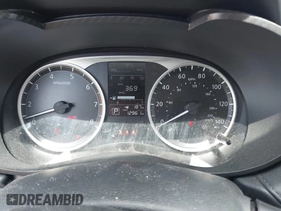 ✅ 2025 Nissan Versa S • VIN: 3N1CN8DV2SL811746 • Lot: 42808586. Wystawiony na IAAI z przebiegiem 12 961 mil. Bezpłatny archiwum sprzedaży aukcyjnych z USA i szczegółowy raport historii pojazdu na DreamBid. Zdjęcie 7.