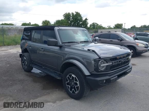 ✅ 2023 Ford Bronco • VIN: 1FMEE5BP0PLB18858 • Lot: 43179647. Wystawiony na IAAI z przebiegiem 38 479 mil. Bezpłatny archiwum sprzedaży aukcyjnych z USA i szczegółowy raport historii pojazdu na DreamBid. Zdjęcie 1.
