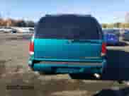 1995 Chevrolet Blazer z VIN 1GNDT13W8S2120237, wystawiony jako Copart lot #78413984 z przebiegiem 146 393 mil mil oraz Szkoda całkowita • Salvage title. Historia ofert i sprzedaży dostępna na DreamBid. Obrazek 6.