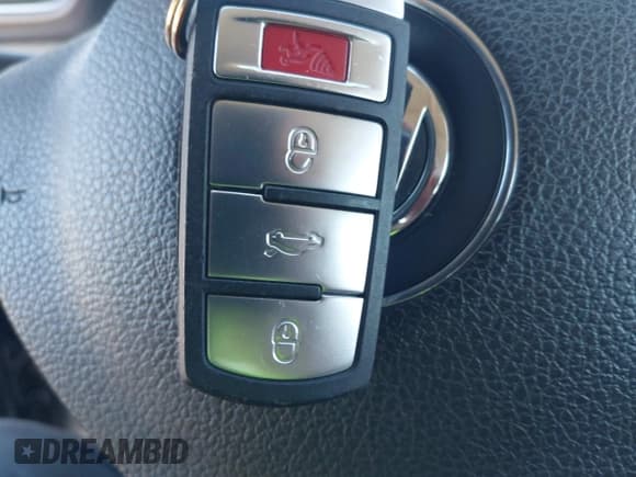 ✅ 2013 Volkswagen CC R-Line • VIN: WVWBP7AN9DE521959 • Lot: 43852733. Wystawiony na IAAI z przebiegiem 120 573 mil. Bezpłatny archiwum sprzedaży aukcyjnych z USA i szczegółowy raport historii pojazdu na DreamBid. Zdjęcie 11.