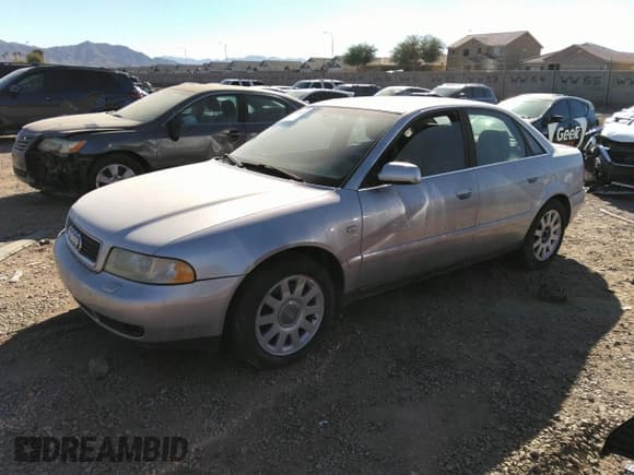 ✅ 2000 Audi A4 • VIN: WAUDH28D6YA100801 • Lot: 31815813. Wystawiony na IAAI z przebiegiem 188 306 mil. Bezpłatny archiwum sprzedaży aukcyjnych z USA i szczegółowy raport historii pojazdu na DreamBid. Zdjęcie 2.