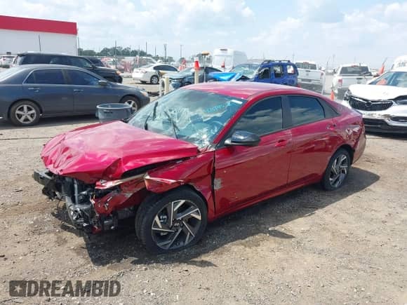 ✅ 2025 Hyundai Elantra SEL Sport • VIN: KMHLM4DG4SU959067 • Lot: 42895768. Listed on IAAI with 2,244 mi miles. Access the free auction sales archive from the USA and view a detailed vehicle history report at DreamBid. Image 21.