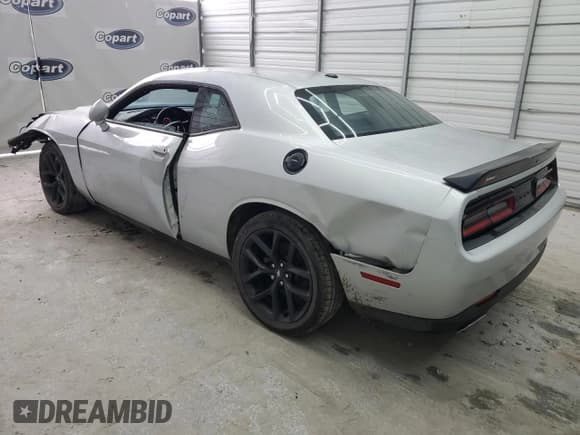 ✅ 2021 Dodge Challenger SXT • VIN: 2C3CDZAG6MH607320 • Lot: 71535834. Wystawiony na Copart z przebiegiem 75 568 mil. Bezpłatny archiwum sprzedaży aukcyjnych z USA i szczegółowy raport historii pojazdu na DreamBid. Zdjęcie 2.