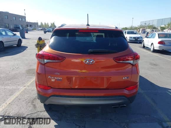 2016 Hyundai Tucson Limited z VIN KM8J33A20GU229712, wystawiony jako IAAI lot #42858852 z przebiegiem 102 042 mil mil oraz . Historia ofert i sprzedaży dostępna na DreamBid. Obrazek 16.