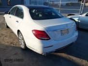 ✅ 2018 Mercedes-Benz E 300 • VIN: WDDZF4KB4JA354178 • Lot: 43565308. Wystawiony na IAAI z przebiegiem 111 984 mil. Bezpłatny archiwum sprzedaży aukcyjnych z USA i szczegółowy raport historii pojazdu na DreamBid. Zdjęcie 3.