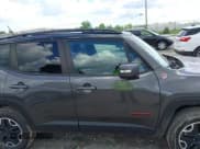 ✅ 2017 Jeep Renegade Trailhawk • VIN: ZACCJBCB9HPG60322 • Lot: 42643858. Listed on IAAI with 113,050 mi. Free auction sales archive from the USA and detailed vehicle history report at DreamBid. Image 13.